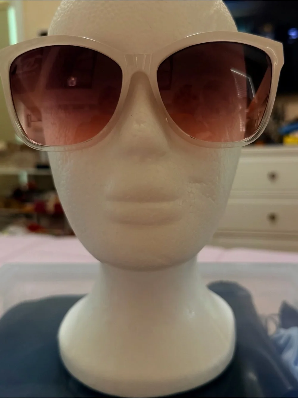 Jessica Simpson Pink Frame Sunglasses with Gradient Lenses